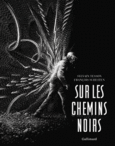 Couverture Sur les chemins noirs (,Sylvain Tesson)