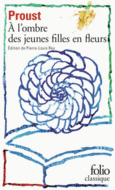 Couverture À l'ombre des jeunes filles en fleurs () Couverture À l'ombre des jeunes filles en fleurs ()