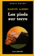 Couverture Les pieds sur terre ()